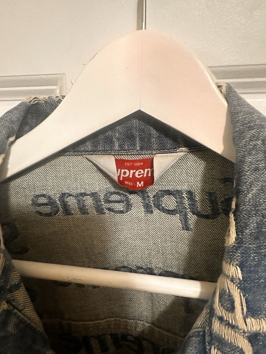 100% Authentic Supreme Frayed Logos Denim Tucker Jacket Blue 100% Authentic Supreme Frayed Logos Denim Tucker Jacket Blue