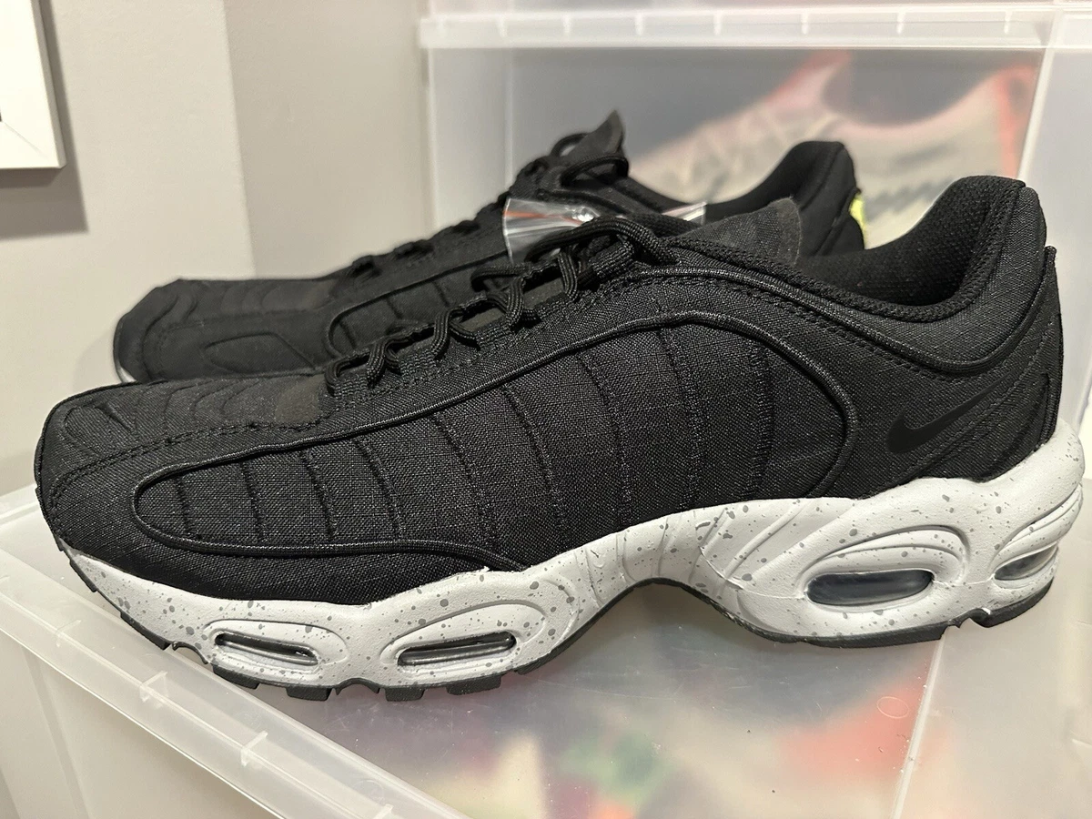 Preços baixos em Nike Air Max Tailwind 4 SP Black | eBay