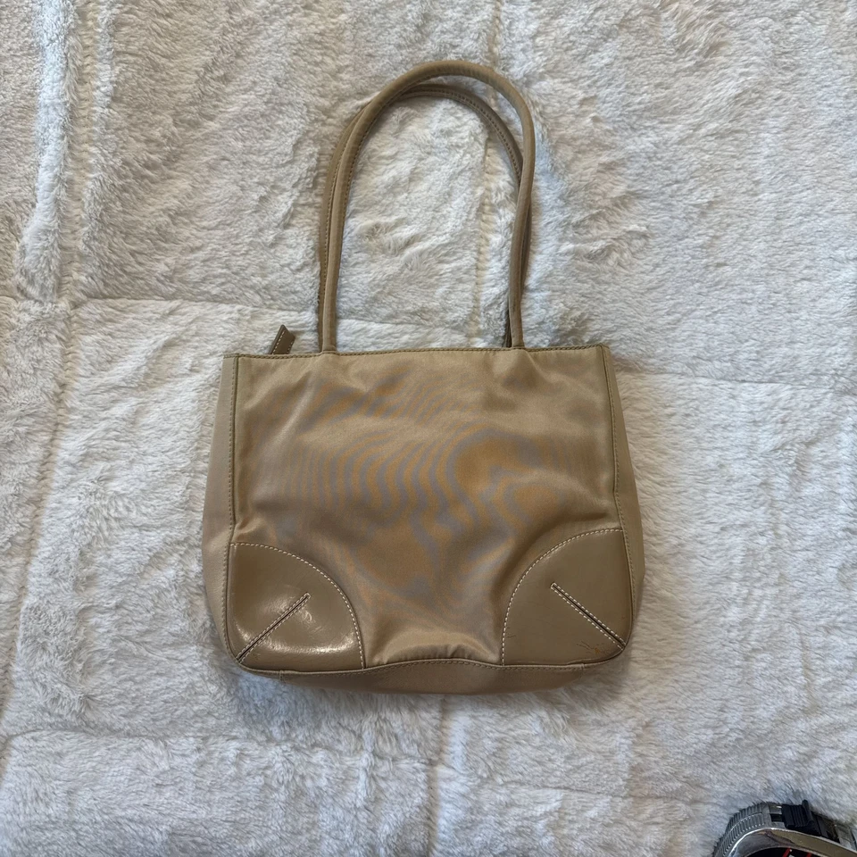 Bolso de hombro PRADA Tessuto Easy pequeño beige con cremallera Foto 2 de 4