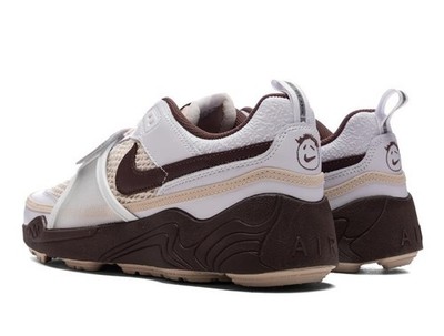Size 11.5 - Travis Scott x Nike Zoom Field Jaxx Light Chocolate