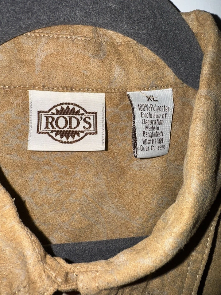 Camisa para mujer Rod’s Western Wear bronceada imitación gamuza botón a presión manga larga occidental Foto 3 de 4