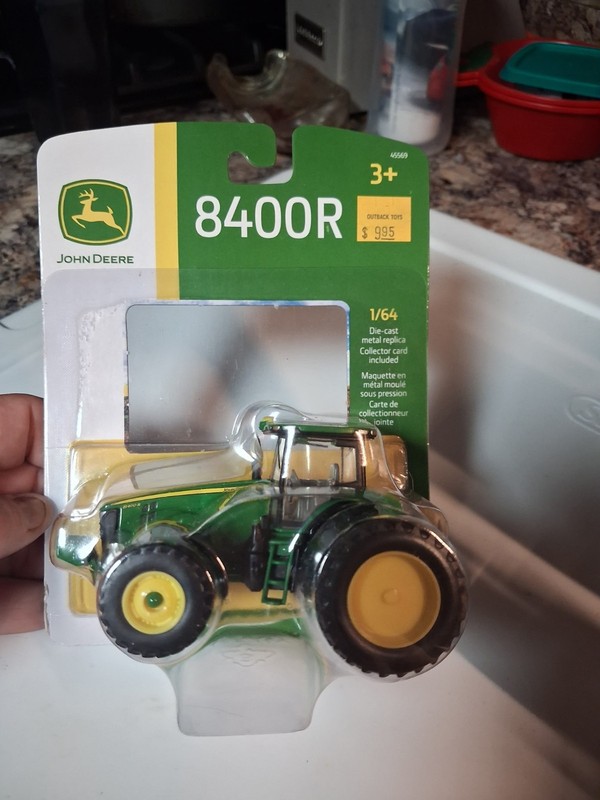 john deere 8400r 1:64 NEW