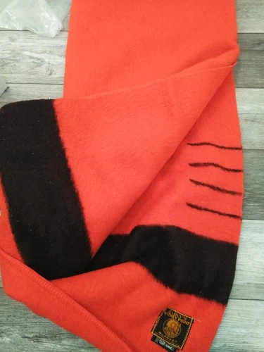 VTG. EARLY'S WHITNEY POINT RED BLACK ENGLISH WOOL BLANKET 4 POINT  87” x 74”