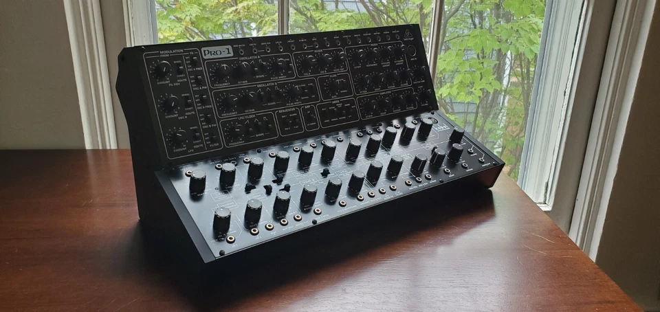 Behringer 合成器合成模块支架 2 层打印支架黑色 PLA — 第 2/4 张图片