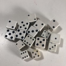 Lot of White D6 Dice Warhammer 40k, AOS, D D, Roleplaying, Board Games 16 i