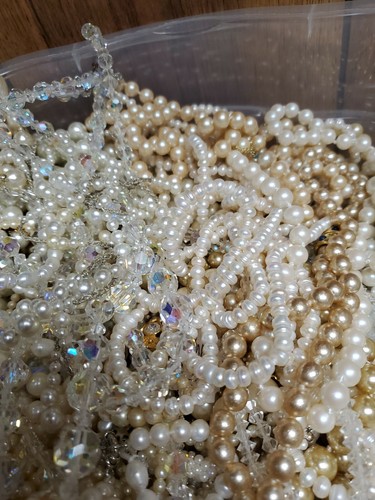 5lb Broken/intact Faux Pearl & Crystal Jewelry Lot Repair DIY Wedding Vintage - Picture 4 of 8
