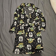 Cozy Galactic Vibes: Star Wars Baby Yoda Bathrobe - Size 6/7