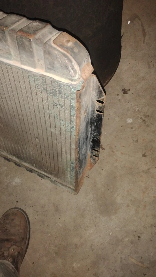 1963 Jeep Pickup Truck radiator Radiator Vintage Original Working Part - Image 2 of 4