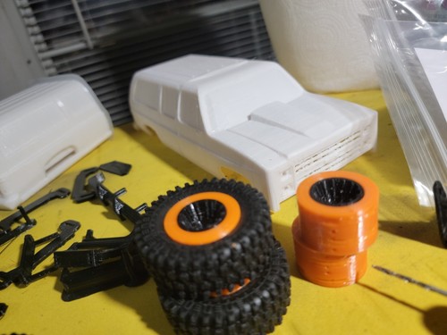 SCX24 Deadbolt 134mm GMC or CHEVY SUBURBAN AXIAL 1/24 - Picture 7 of 9