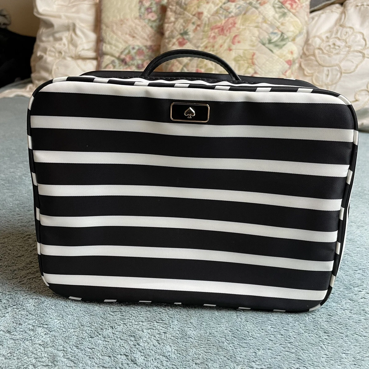 Details 116+ kate spade travel bag latest 3tdesign.edu.vn