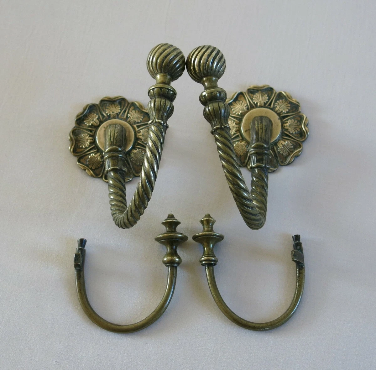 Ancienne tringle à rideaux de chateau | , brocante en ligne