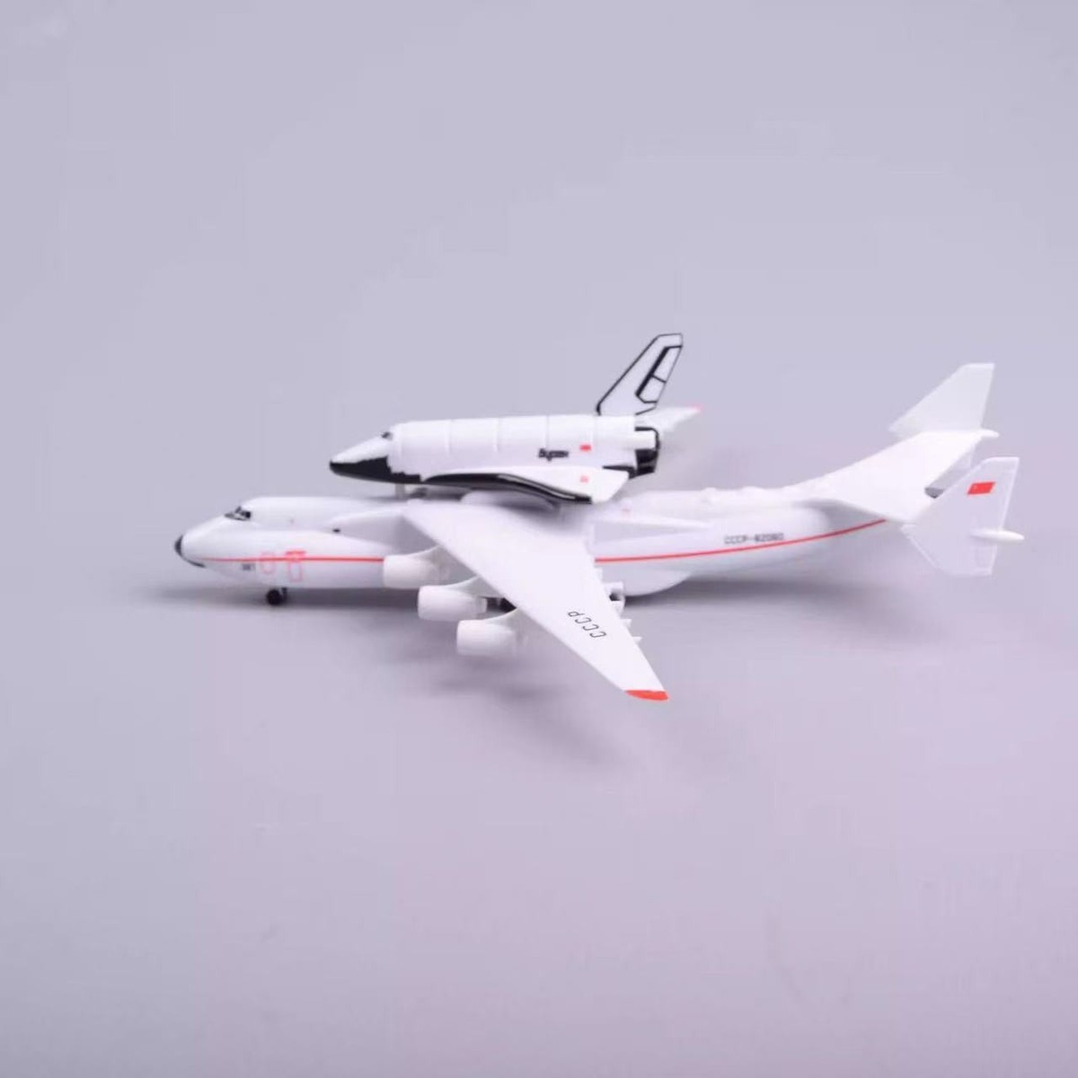1/400 Antonov An-225 Mriya Buran Space Shuttle Transport Aircraft