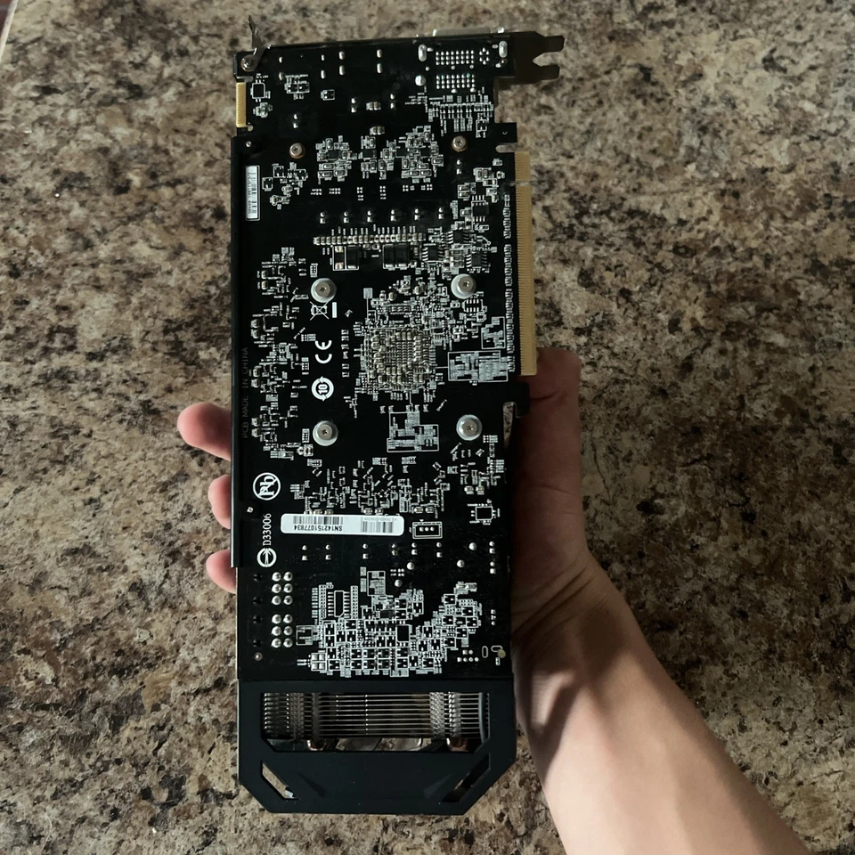 Gigabyte AMD Radeon R9 270X 2GB Model - Image 2 of 4