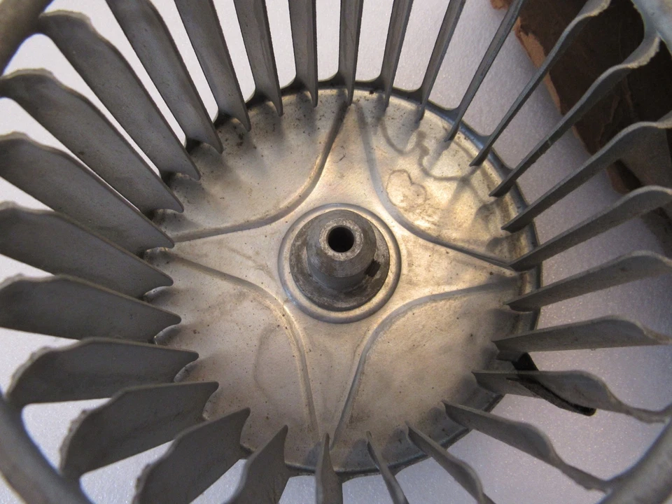 Nuevo de Lote Antiguo 1942-54 Pontiac Chieftain Silver Streak Soplador Motor Impulsor Ventilador GM 3116365 Foto 4 de 4