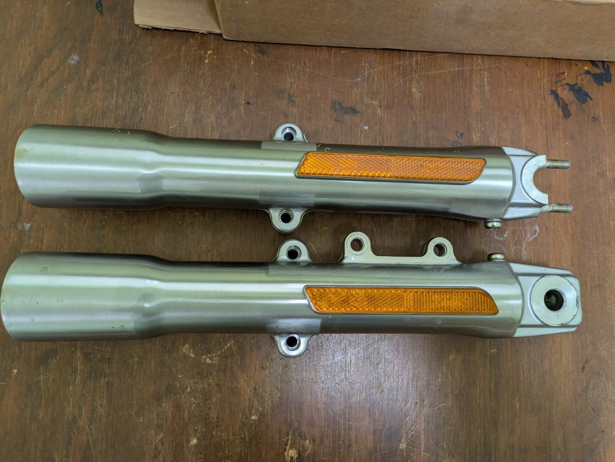 Harley Davidson Showa Lower Fork Sliders 46482-00 L&R Set Softail