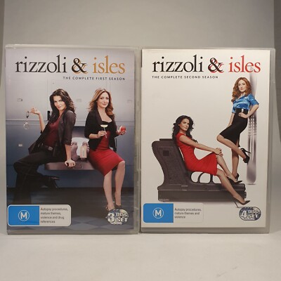 Riverdale Staffel Riverdale Season On Hulu Angie Harmon Rizzoli