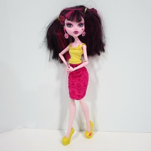 draculaura i love shoes