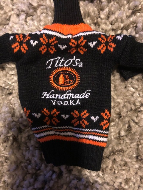 2 NEW TITOâS HANDMADE VODKA UGLY CHRISTMAS 750ml BOTTLE BAG SIZE GIFT SWEATER | eBay