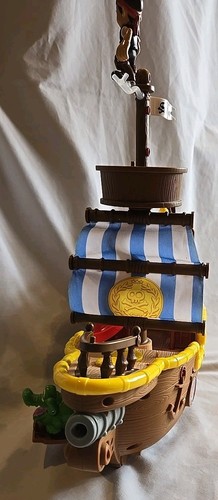 Jake and the Neverland Pirates Musical Talking Pirate Ship Music Works! w/figs - Picture 7 of 16