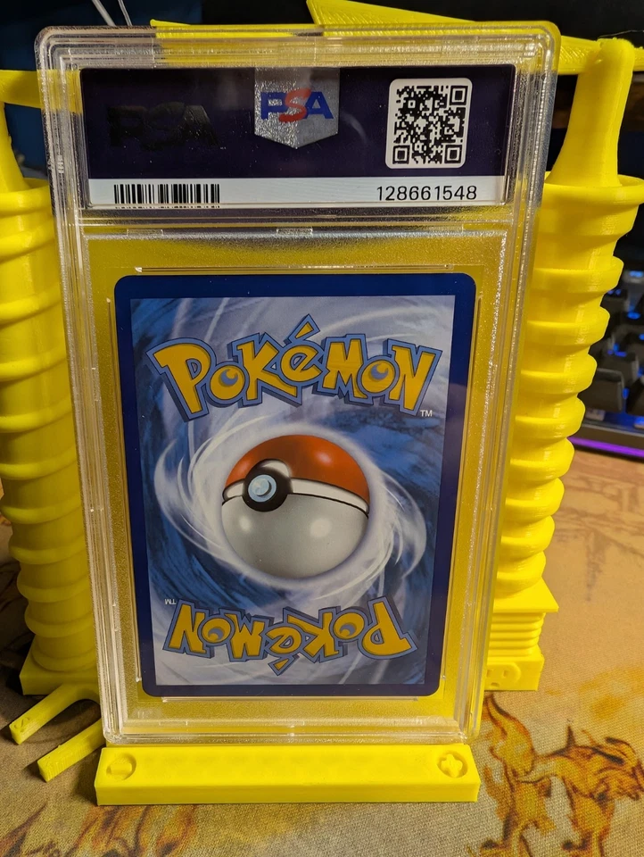 GRADUADO - Pikachu (Secreto) 160/159 Crown Zenith - PSA 9 Foto 2 de 2