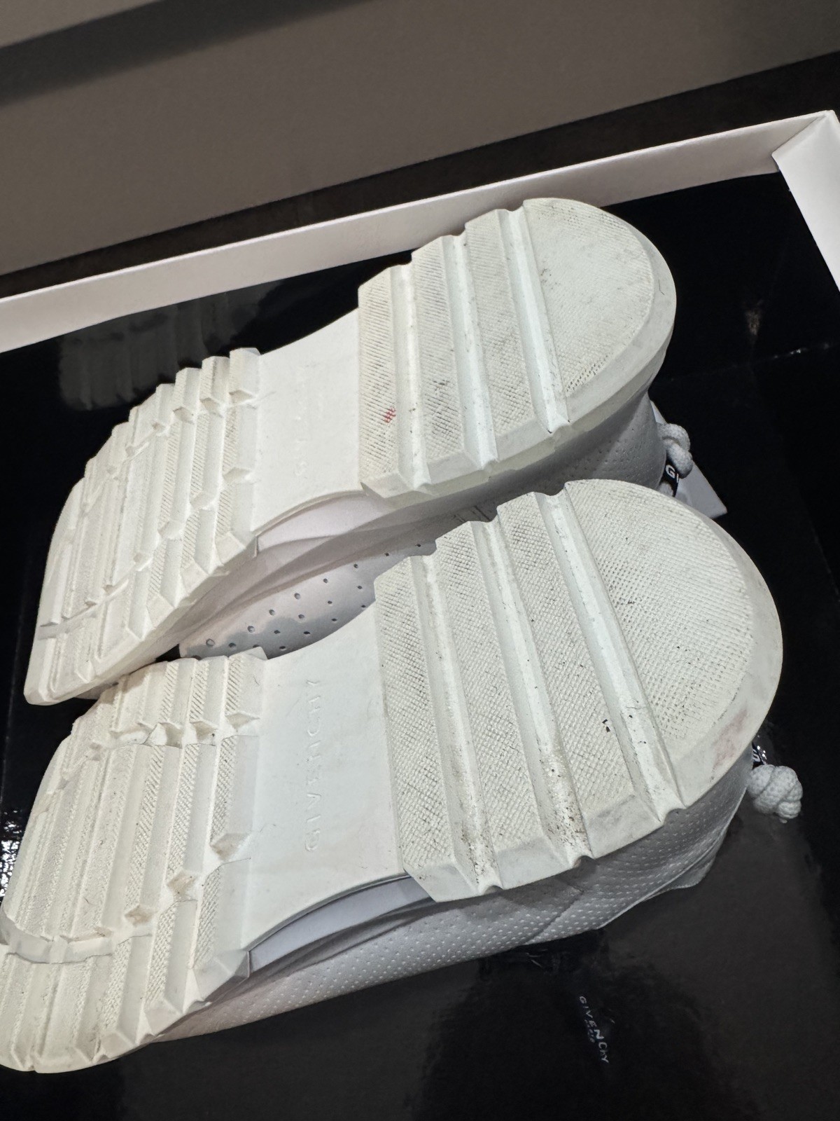 Givenchy Spectre Logo Zip Runner Trainers  white … - image 10