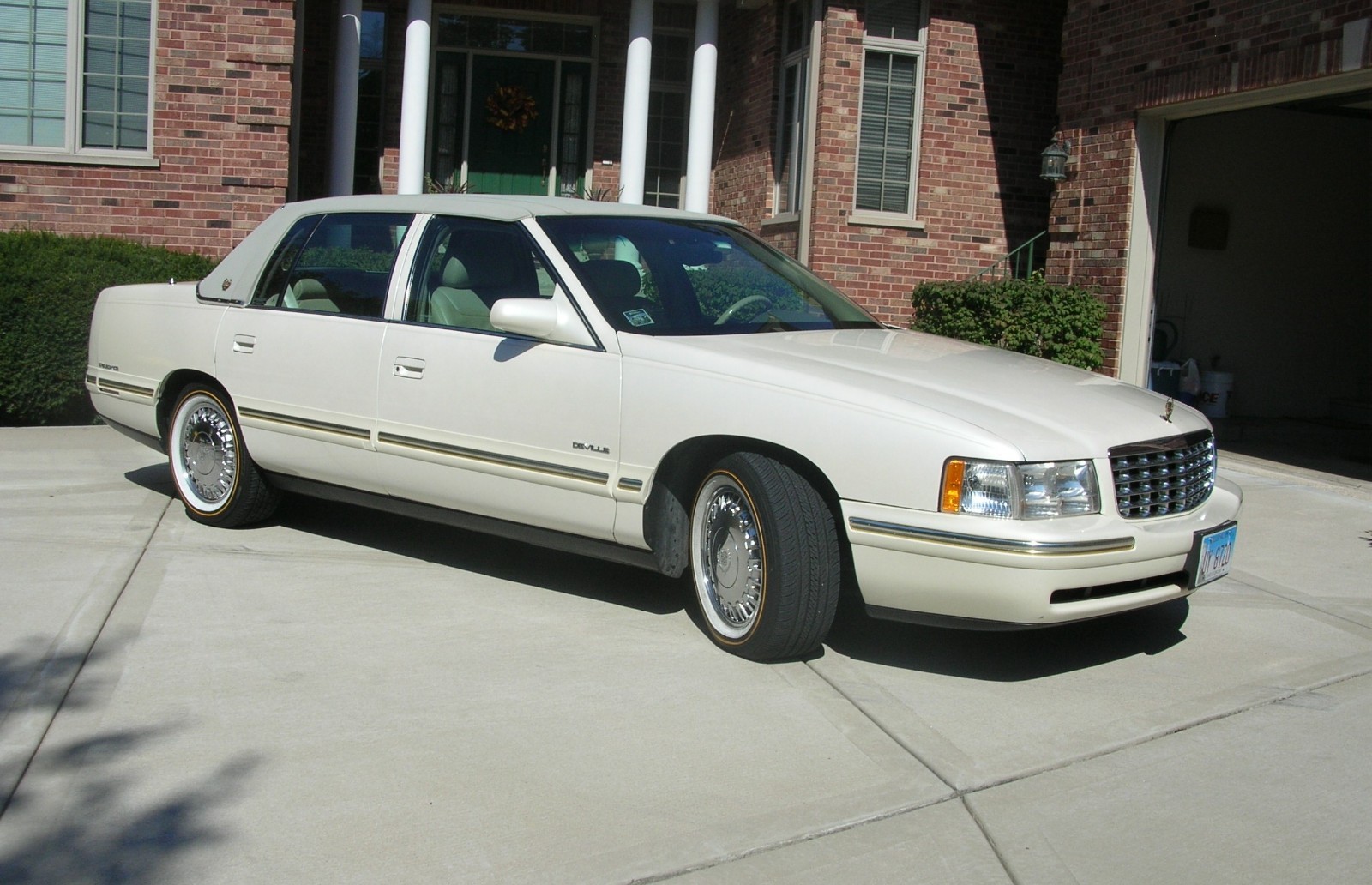 1998 Cadillac De Ville for sale in Lemont Illinois