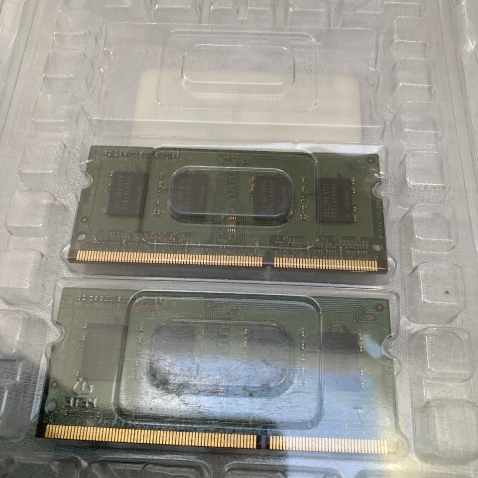 2 X Samsung 1GB 1Rx8 PC3-8500S-07-10-B1 Memory RAM - Image 2 of 3