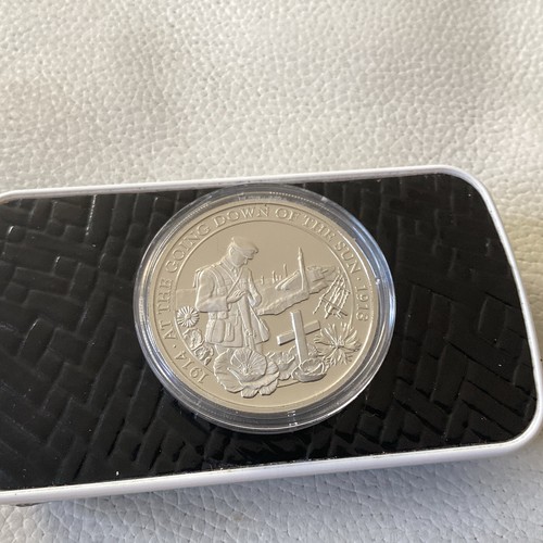GIBRALTAR HALF CROWN SILVER PLATED COIN-WAR MEMORIAL 2018 - Picture 3 of 4