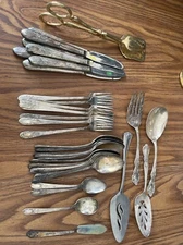 WM ROGERS MFG CO EXTRA PLATE ORIGINAL ROGERS SILVERPLATE  33 PC SET FLATWARE