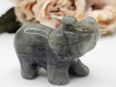 Labradorit Kristall Elefant Schnitzkristall   53g Labor 4,8cm 