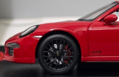 Porsche 911 (991) Carrera 4 GTS Cabriolet 2015 Red 1:43 Schuco