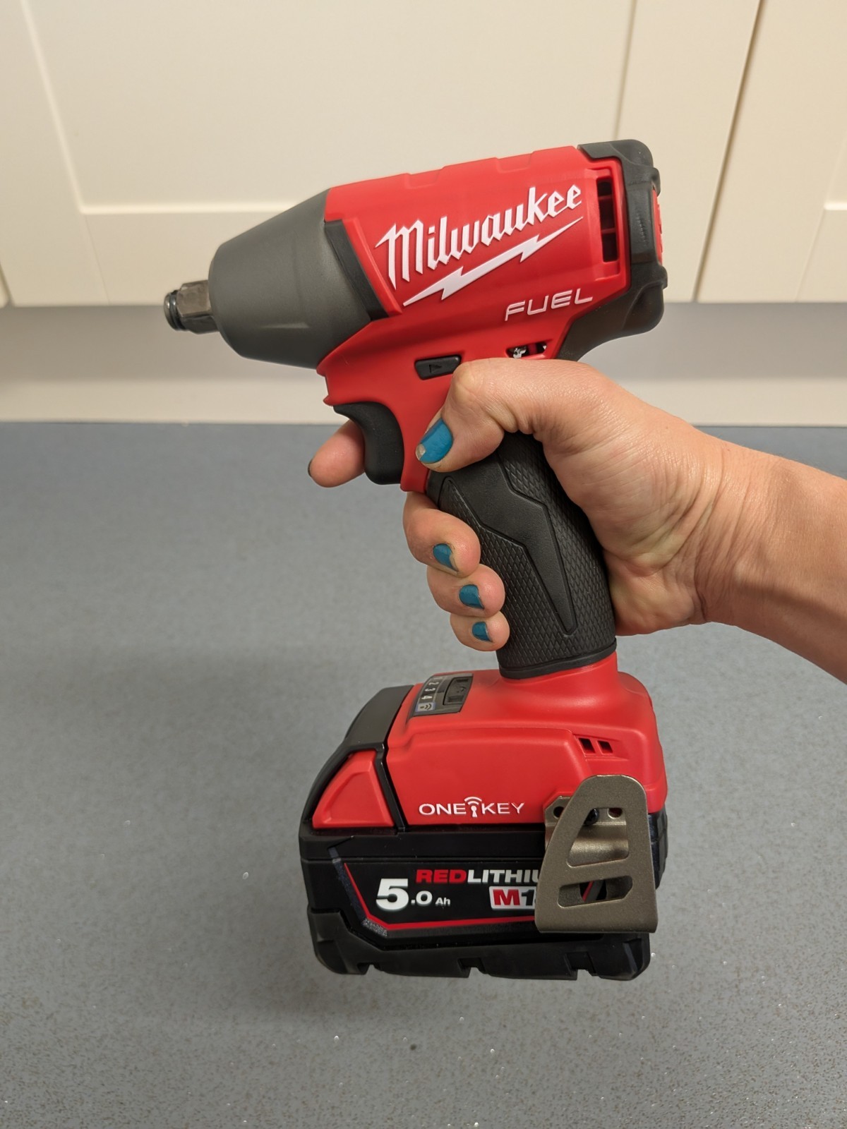 Milwaukee M18 ONEIWF12-502X ONEKey 1/2" Impact Wrench 18V 2x5.0Ah/Charger/Case 3