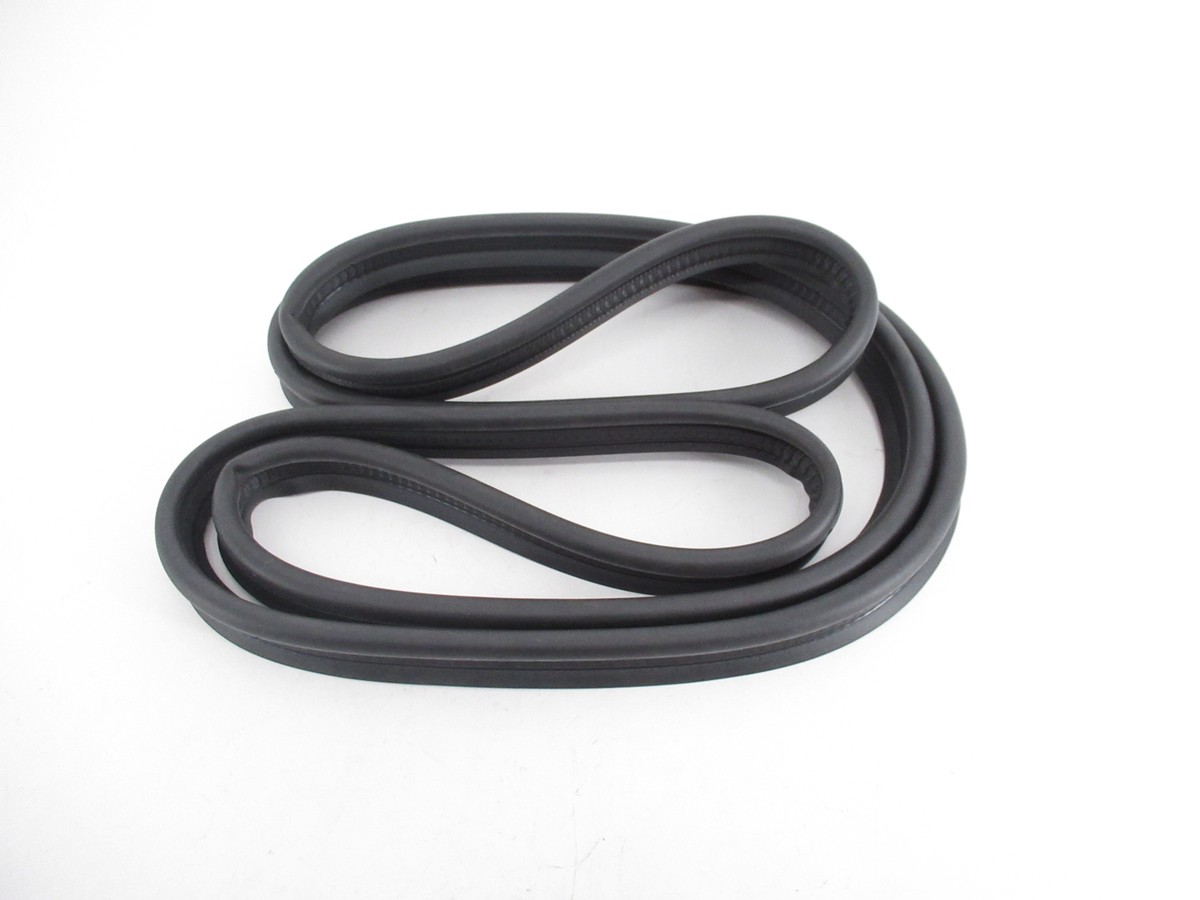 メル Genuine OEM Toyota 64461-06180 Trunk Lid Seal Weatherstrip 2015