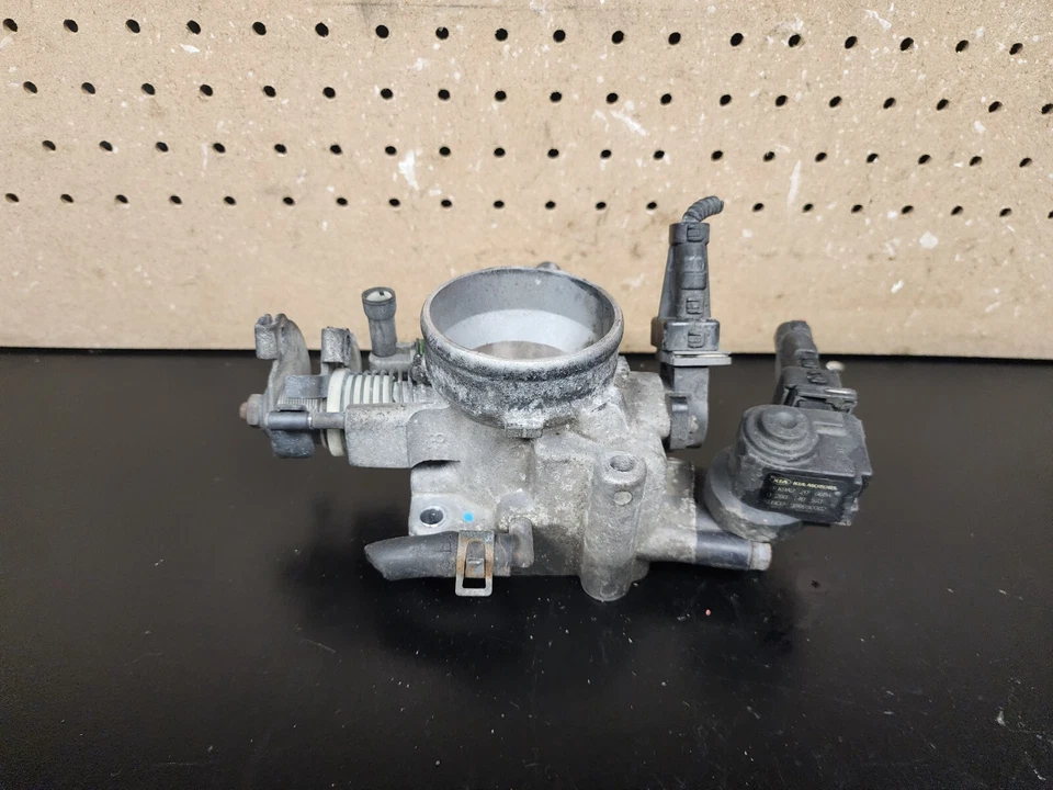 03 04 05 06 HYUNDAI SANTA FE AMANTI  04-06 3.5L XG300 THROTTLE BODY VALVE OEM  - Image 2 of 3