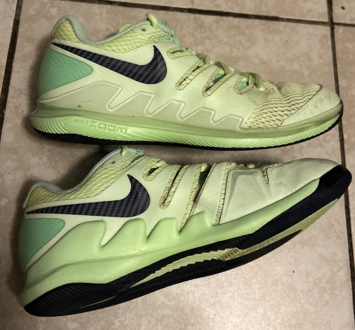 nike zoom light green