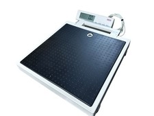 seca 869 Digital Medical Scale  550 lb / 250 kg Capacity  New Batteries