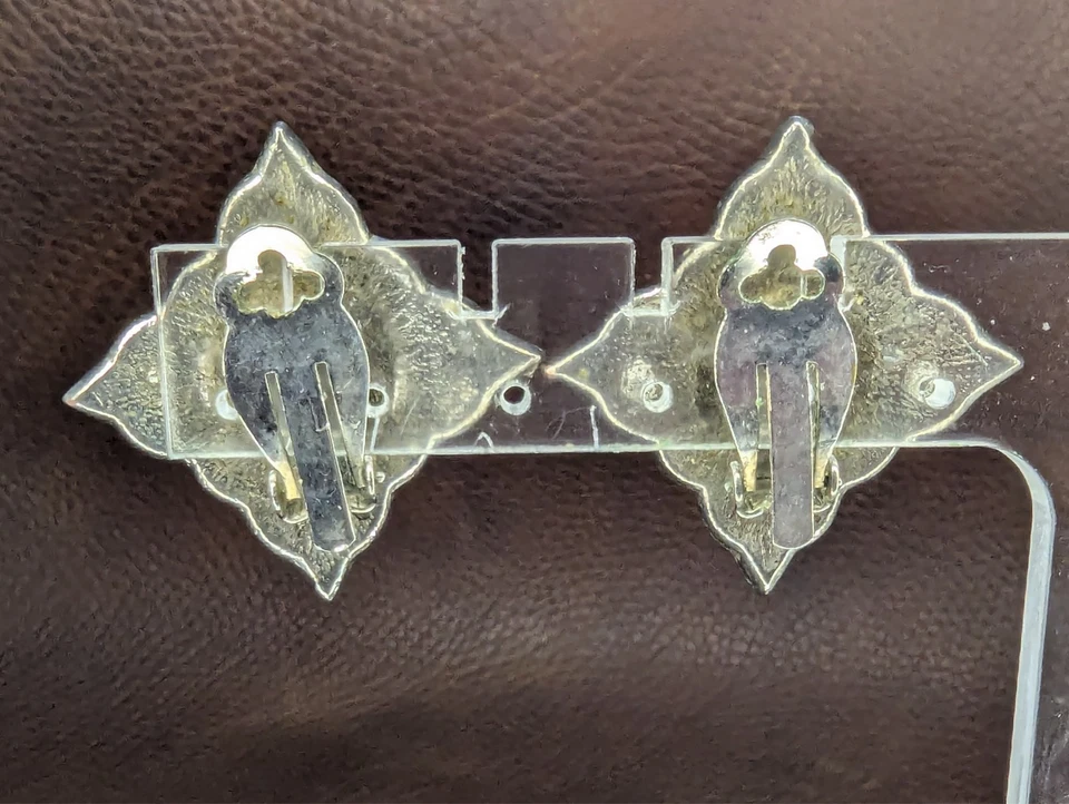 Pendientes vintage de esmalte negro con pedrería transparente estilo Art Deco tono plata Foto 2 de 3