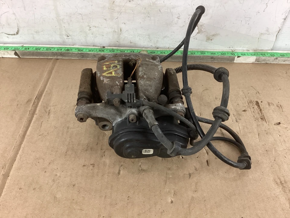 2013-2016 Mercedes Benz GL450 Disc Brake Caliper Holder OEM - Image 3 of 4