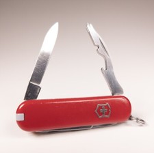 Victorinox Rambler 58mm Swiss Army Knife Red Victorinox Rambler 58mm Swiss Army Knife Red