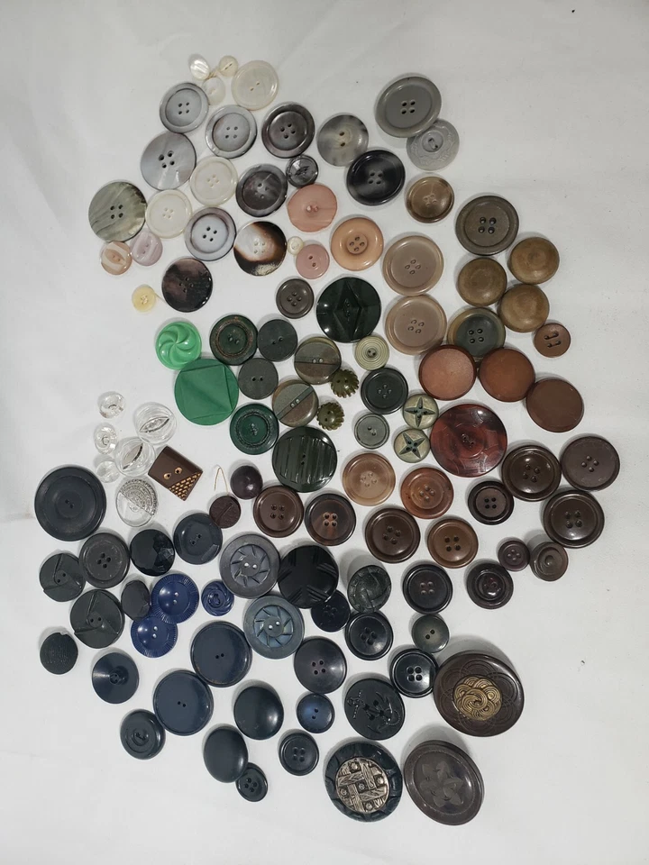 Abrigo Baquelita Vintage Botones Surtido Celuloide, MO Perla, Jet? LOTE de 75+ Foto 2 de 4