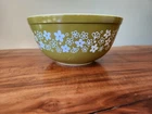 Vintage Pyrex 403 Green Spring Blossom Crazy Daisy 2 1/2 Quart Mixing Bowl