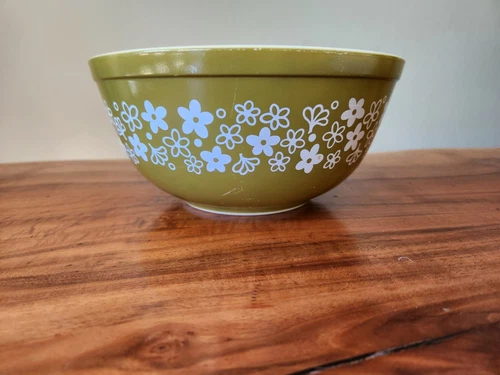 Vintage Pyrex 403 Green Spring Blossom Crazy Daisy 2 1/2 Quart Mixing Bowl