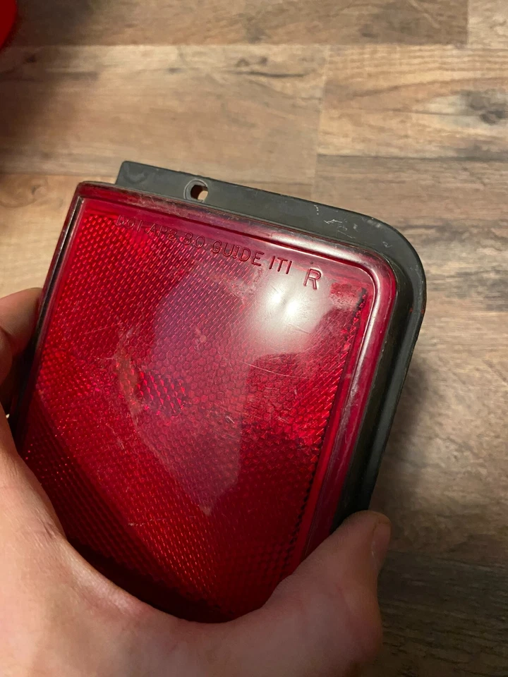 1980-1987 Chevy Chevrolet Chevette Pontiac T1000 destro luz indicadora traseira direita - Imagem 2 de 4