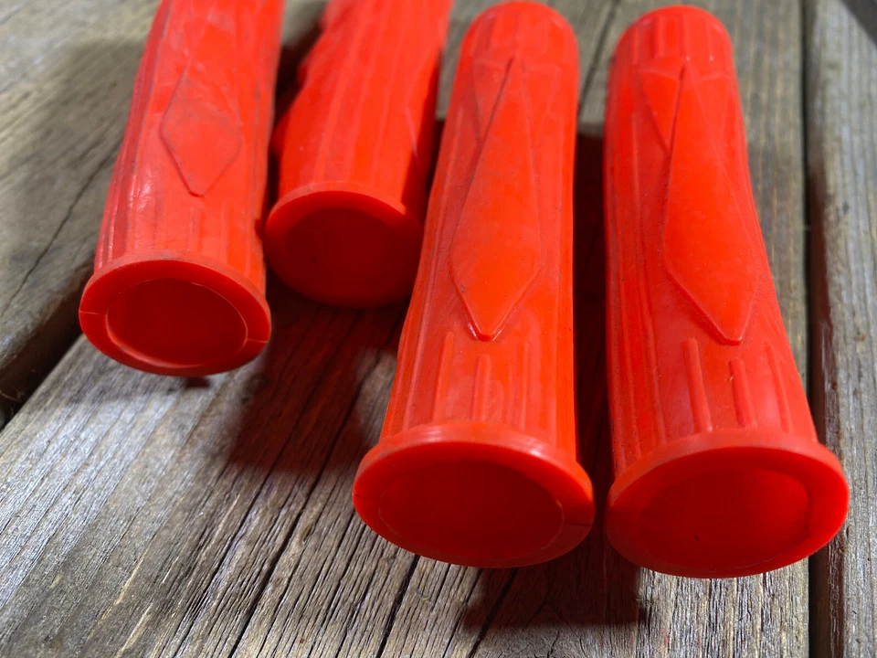 X4 VINTAGE BIKE BICYCLE SPACE ERA GRIPS FLUO ORANGE GRIPS 2 PAIRS 7/8 INCH BARS - Image 2 of 4