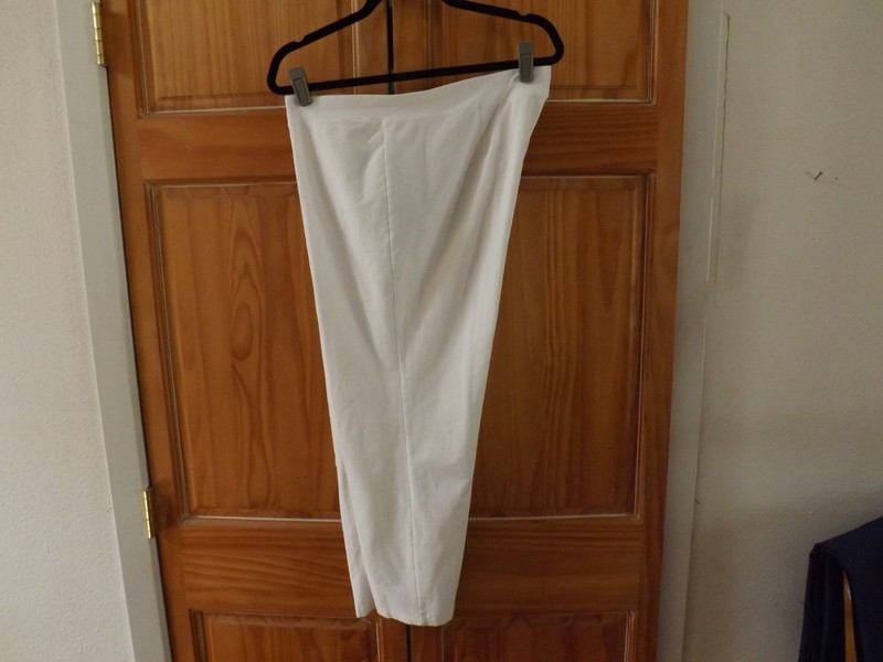Eileen Fisher Stretch Crepe Crop Pants in White---size XL