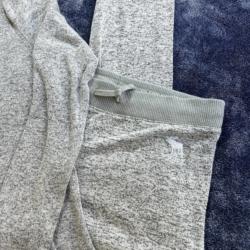 Conjunto de salón gris Abercrombie para niños 9/10 pantalones 13/14 pijama tejido suave Foto 3 de 4