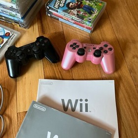 Nintendo Wii Console Lot W/ 31 Games & Many Extras