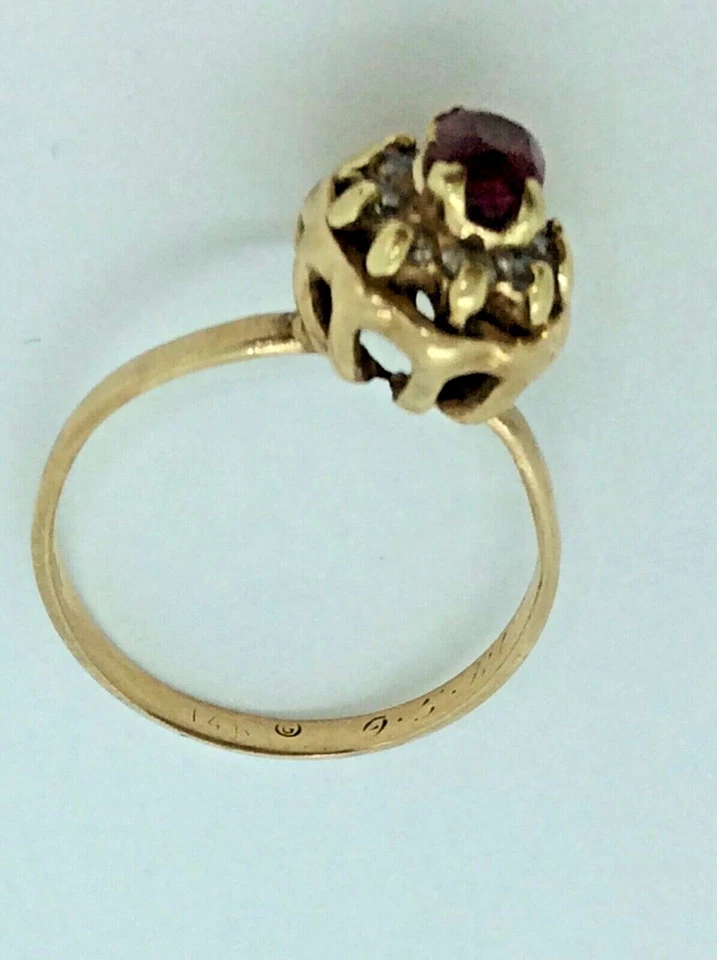 Vintage 14K Yellow Gold Ruby and Diamond Halo Cluster Ring - Image 4 of 4