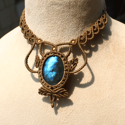 Collana Cristallo Girocollo Macramè Boemia Blu Flash Naturale Fatto a Mano Labradorite - Foto 8 di 10