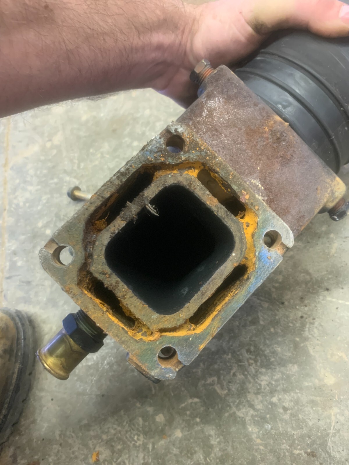 mercruiser exhaust manifold riser 5.0 5.7 230 260 v8 90's marine FRESH